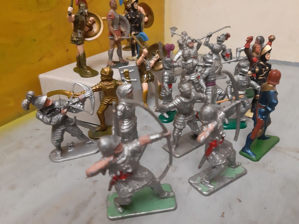 Jouets: 22 guerriers Antiquité et Moyen-âge  – D'occasion à Monthey par Jmbois 2