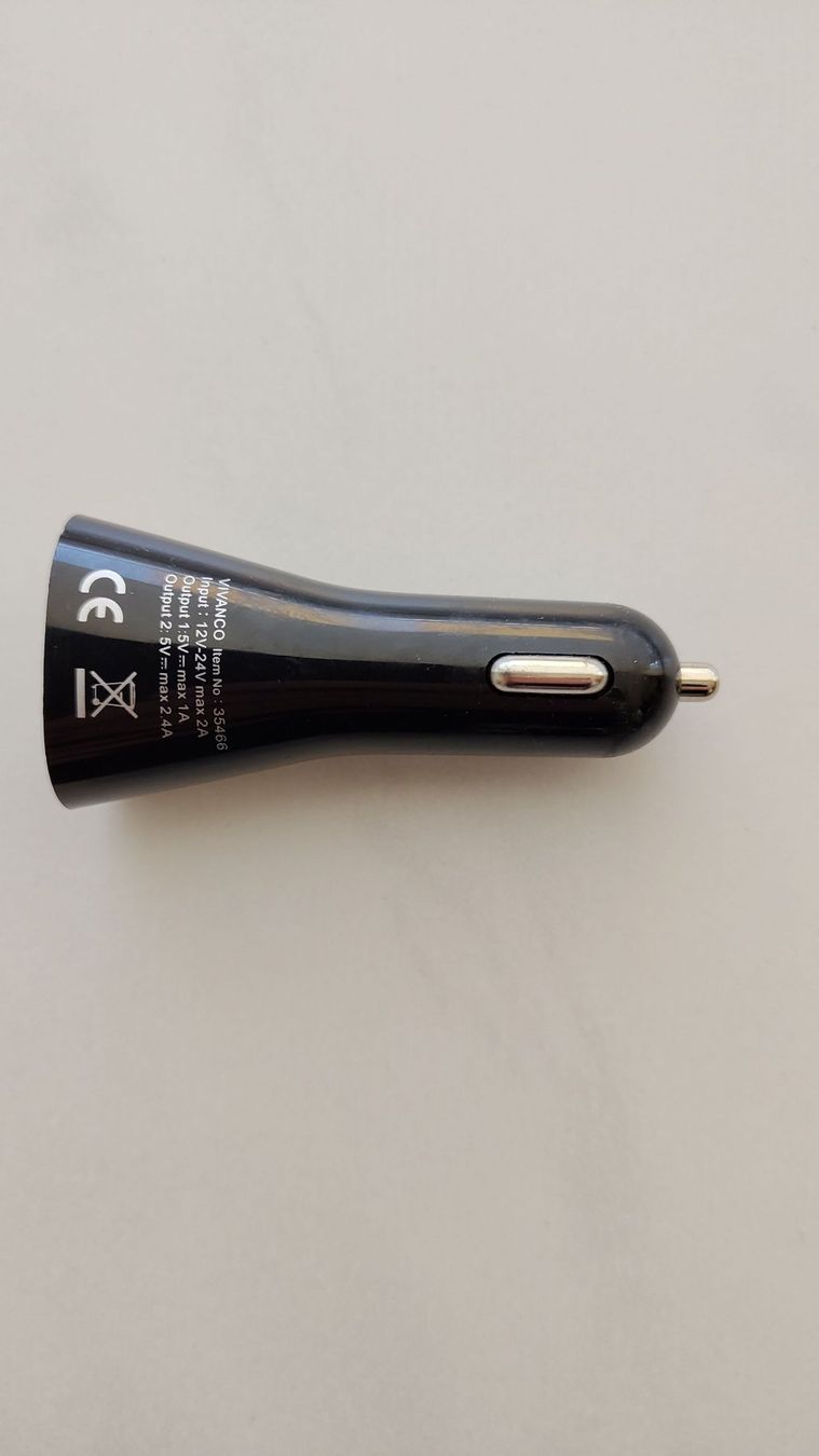 Chargeurs de batterie: USB Kfz Ladegerät, 5V, Auto-/Zigarettenanzünder-Ladeadapter – D'occasion à Ballwil par bom_ar