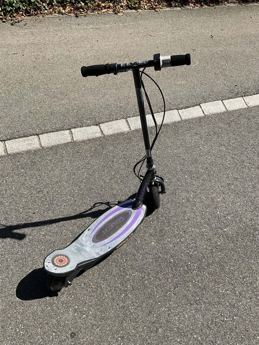 Scooter: Razor E - Scooter | Power Core e100 – Usato da Mettmenstetten venduto da lar_8ysy 2