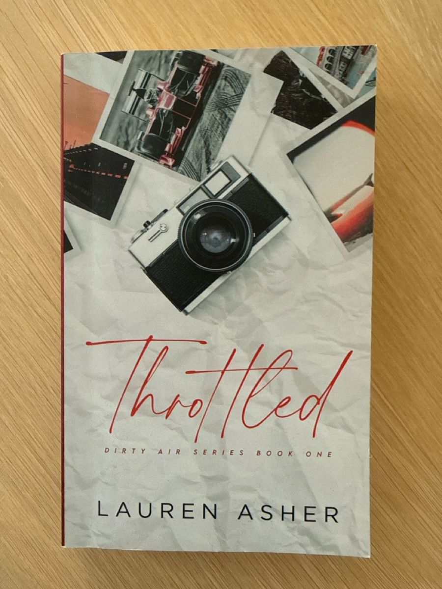Bücher: Throttled by Lauren Asher – Gebraucht aus Eglisau von sammysells_2026
