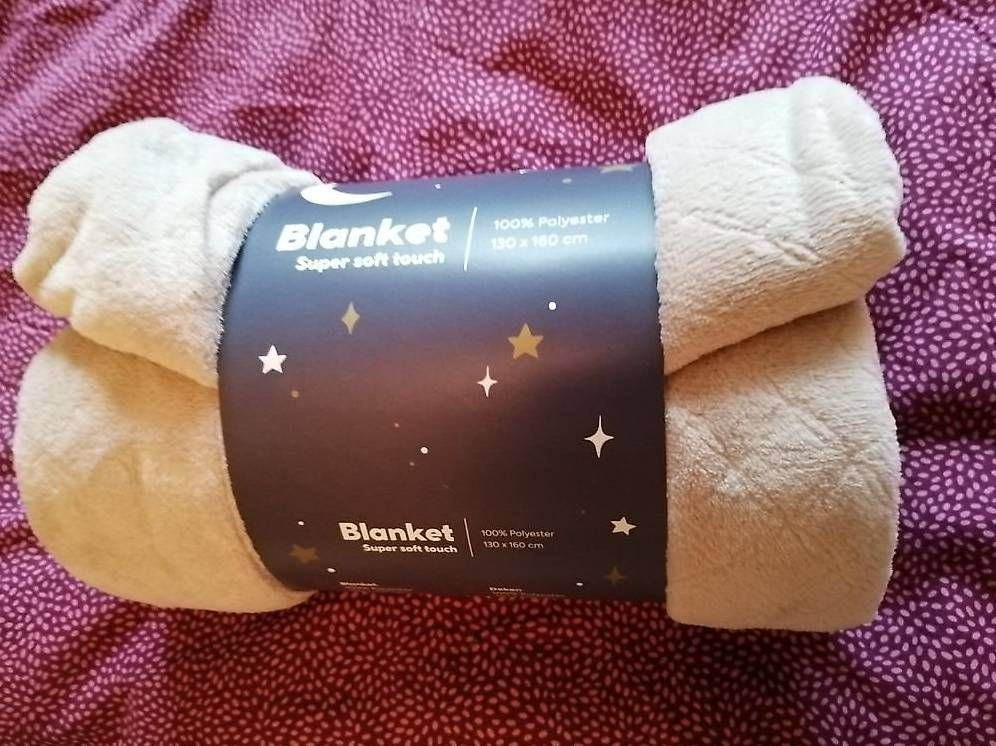 Coop Coperte: Kuscheldecke NEU – Nuovo e nell'imballaggio originale da zufikon venduto da radar07
