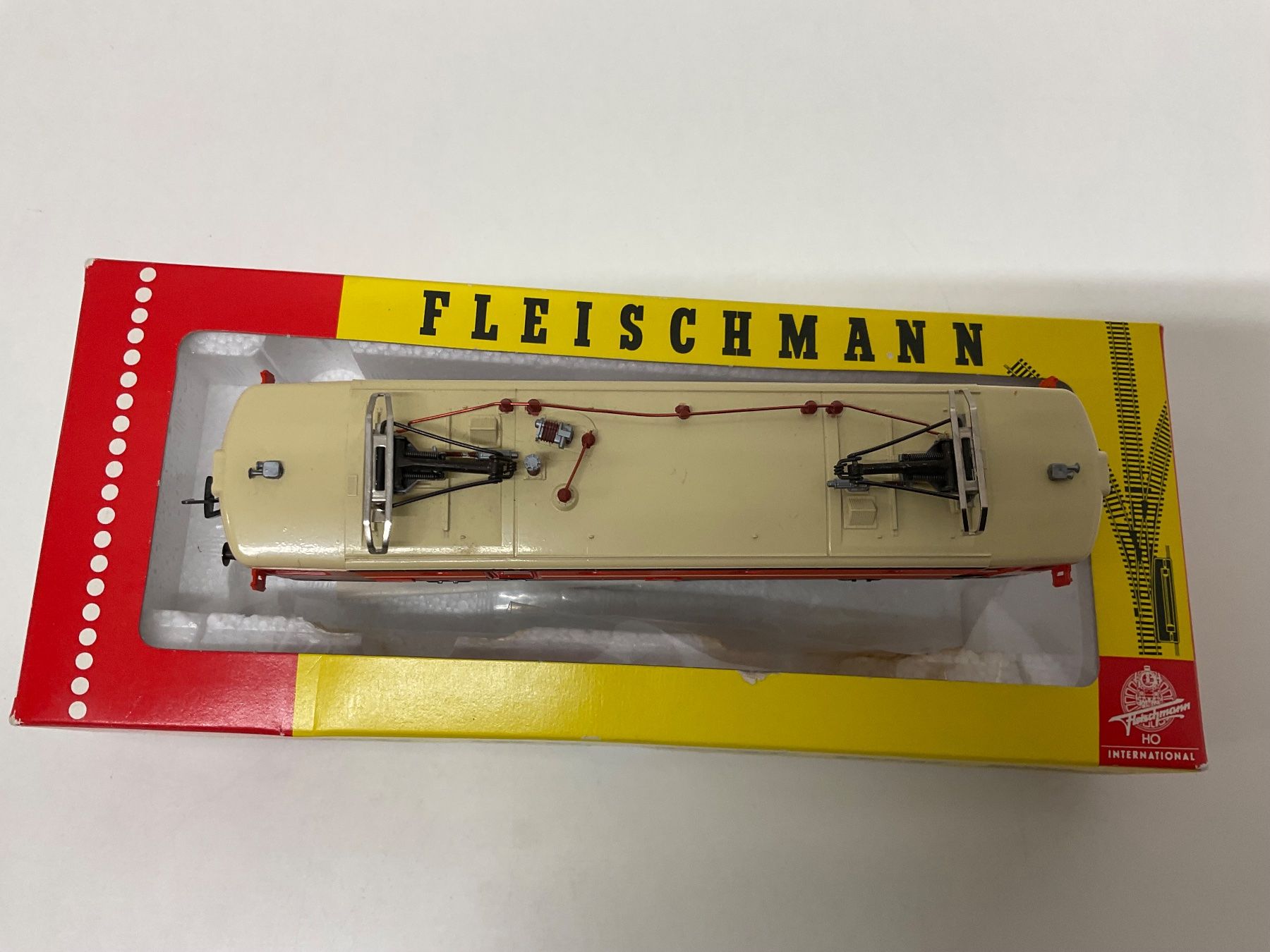 Fleischmann Trains électriques: Fleischmann H0, 1043 ÖBB, Bespielt mit Verpackung – D'occasion à Chur par Chur75 3
