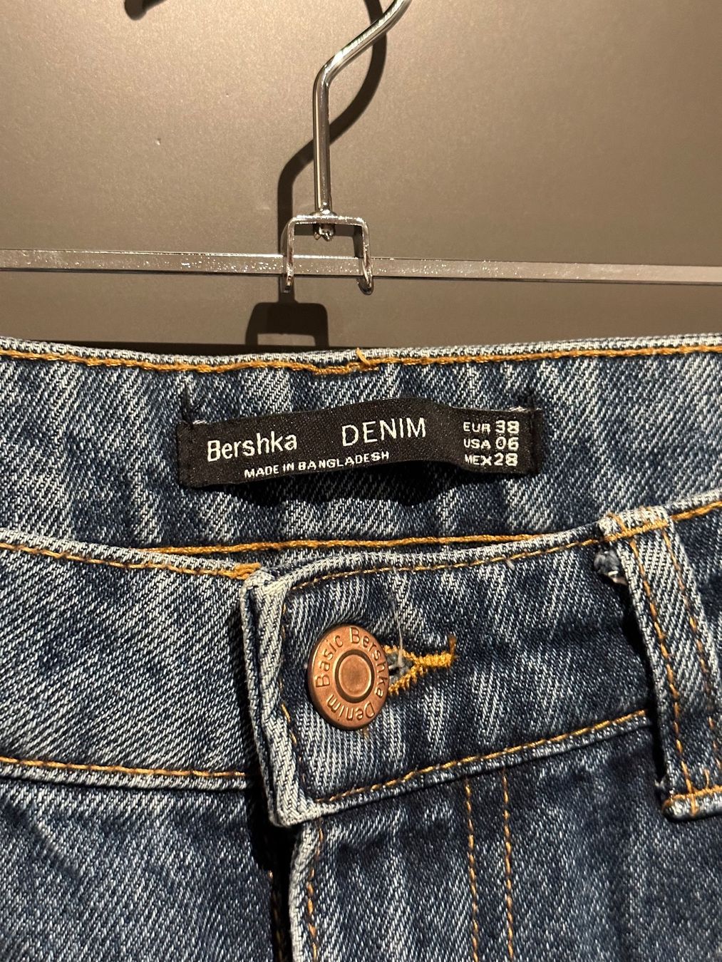Bershka Pantaloni: Betshka denim shorts gr. 38 – Nuovo (secondo la descrizione) da Winterthur venduto da LeLe0606 3