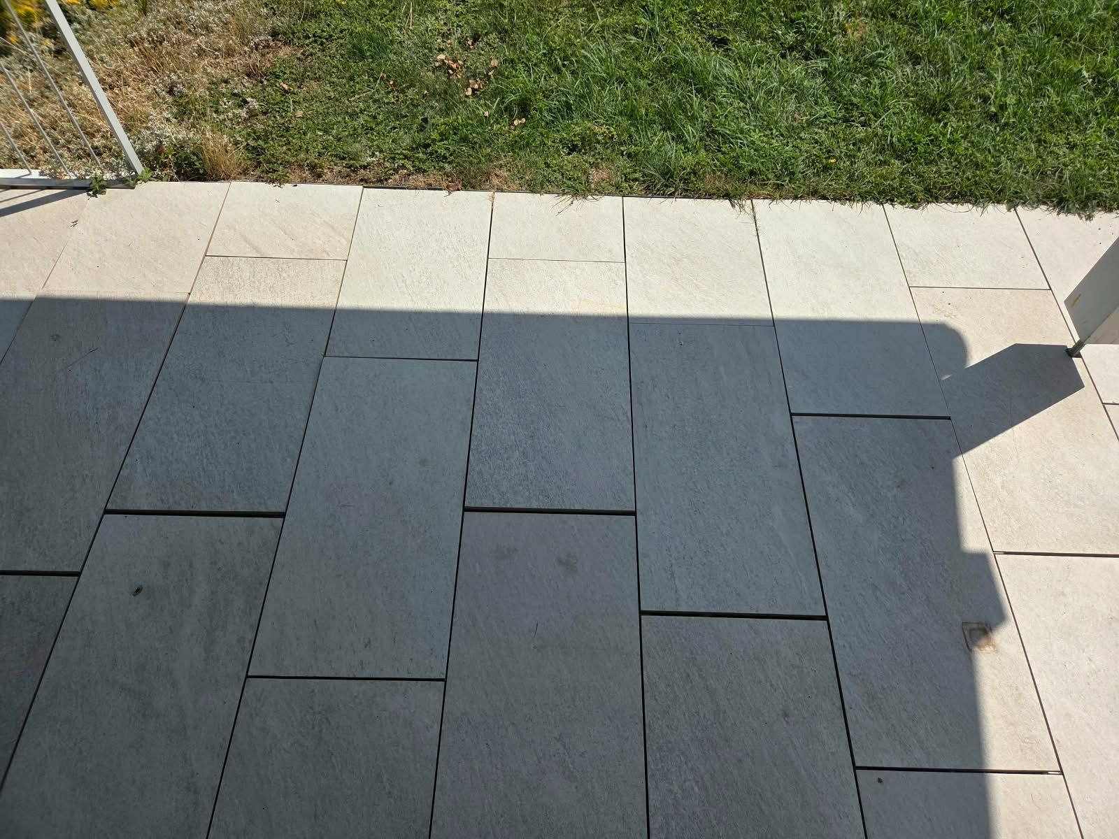 Rivestimenti per pavimenti: Terrassenplatten 27m2 Feinsteinzeugplatten 40/80 cm – Usato da Einsiedeln venduto da Svenkurt 3