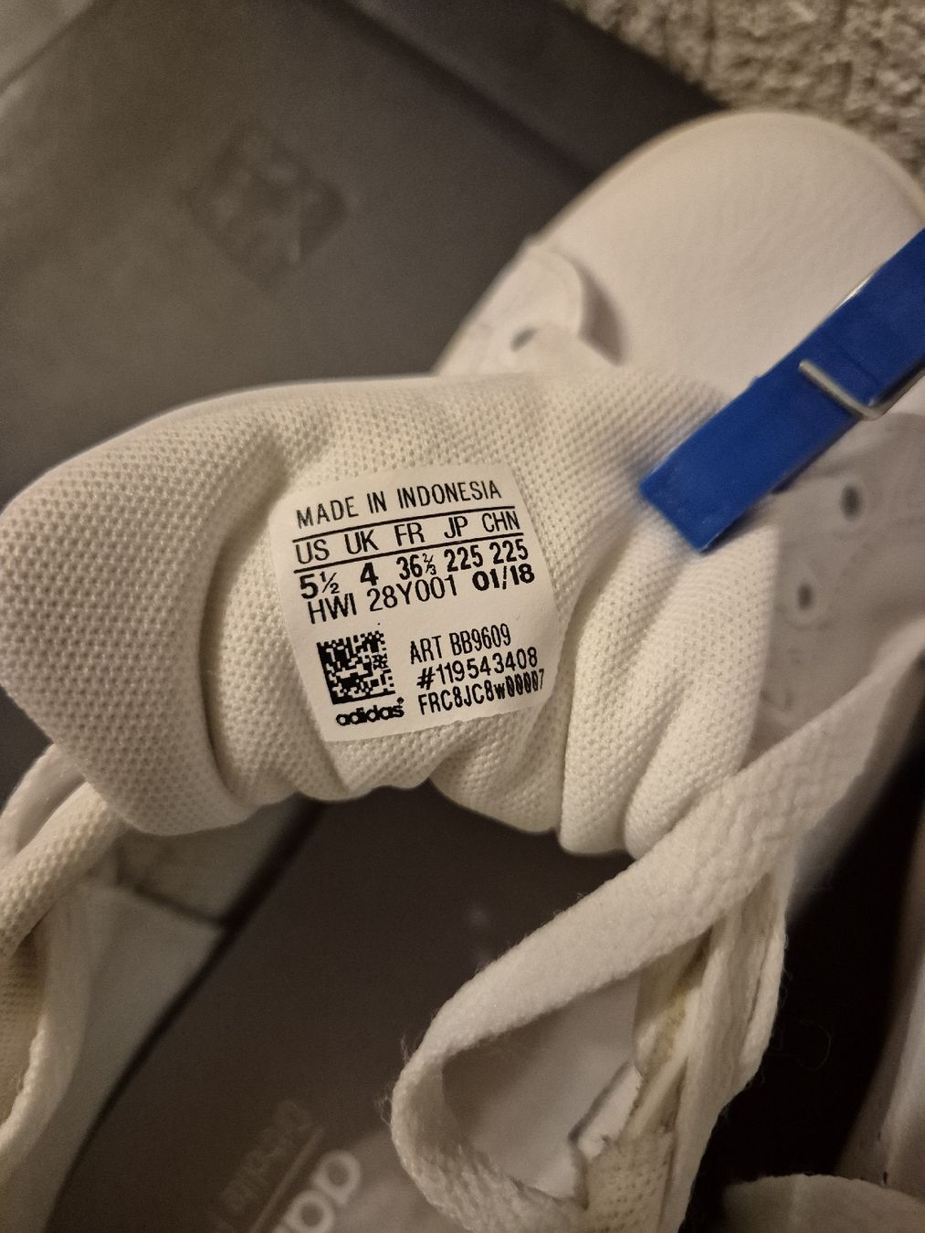 Adidas Scarpe da uomo: Weisse Adidas Sneaker, Grösse 36   – Usato da Grindelwald venduto da Sala33 6