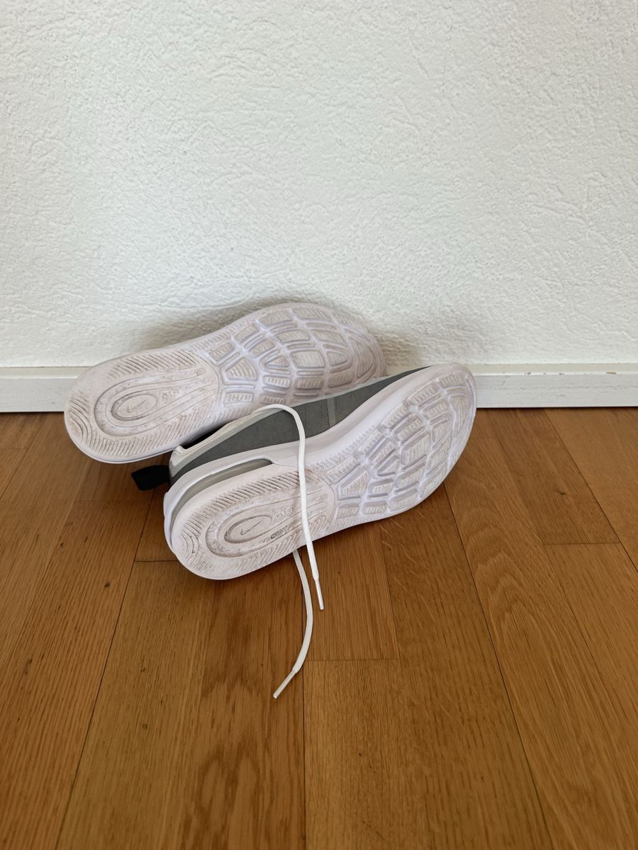 Nike Scarpe da uomo: Nike Air Laufschuh Gr 37,5 – Usato da Ostermundigen venduto da Clood 1
