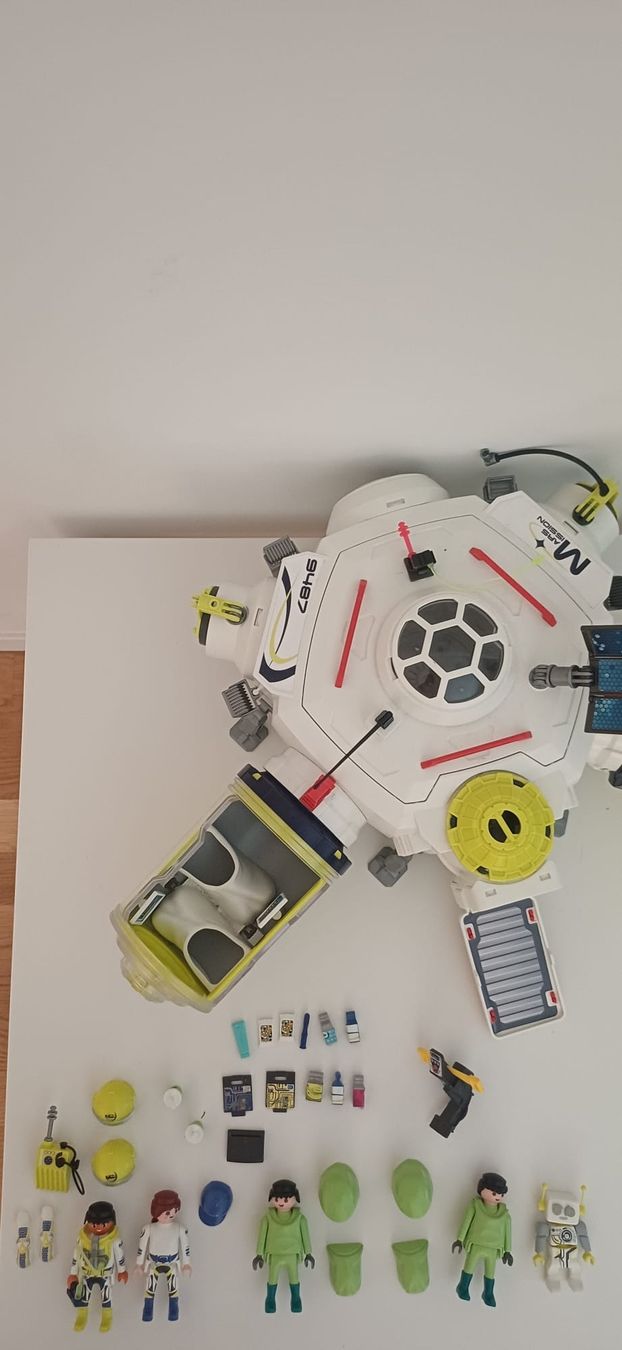 Playmobil Spielzeuge: Playmobil Mars-Station – Gebraucht aus Naters von epsipilu