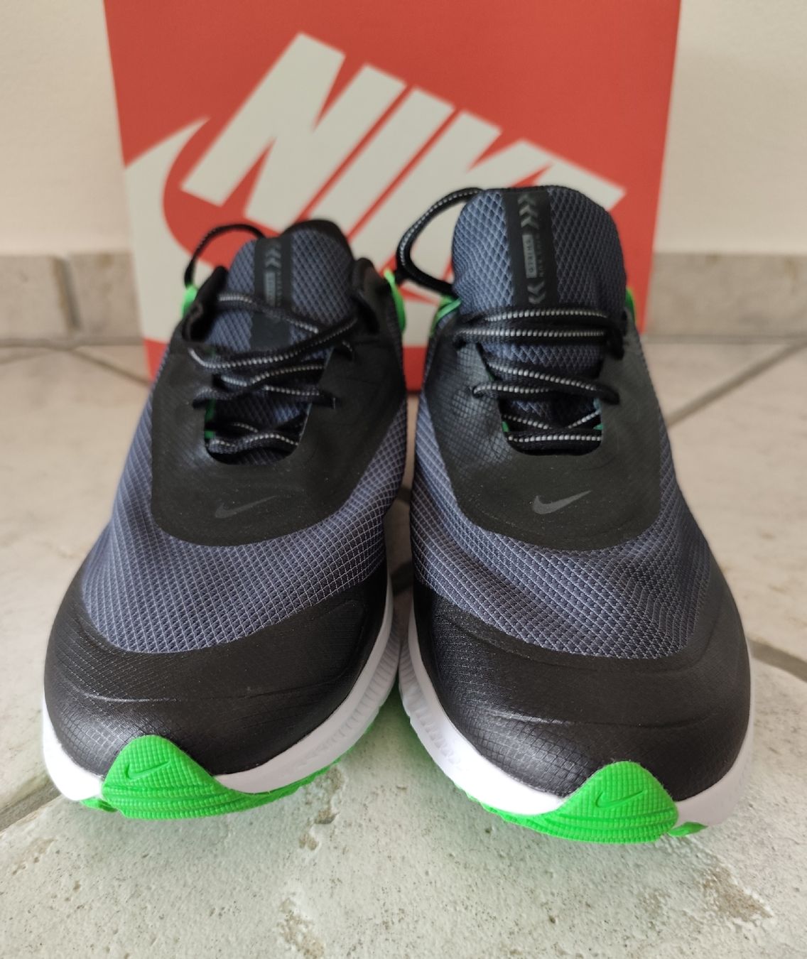 Nike Scarpe da uomo: Nike Laufschuhe, Grösse 45, US11 – Usato da Chur venduto da Rodanisa 2