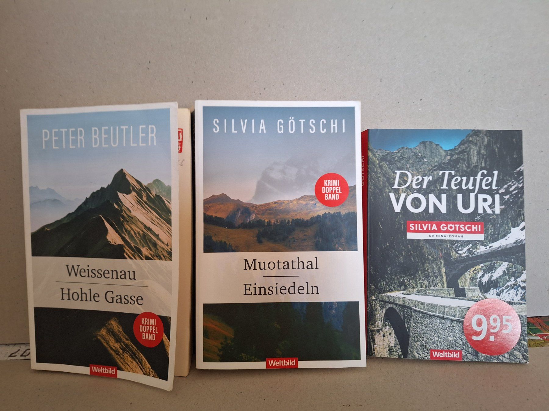 Libri: 7 Krimi mit "Schweizer Hintergrund " in Taschenbuchformat – Usato da Dornach venduto da kurtbahn 1