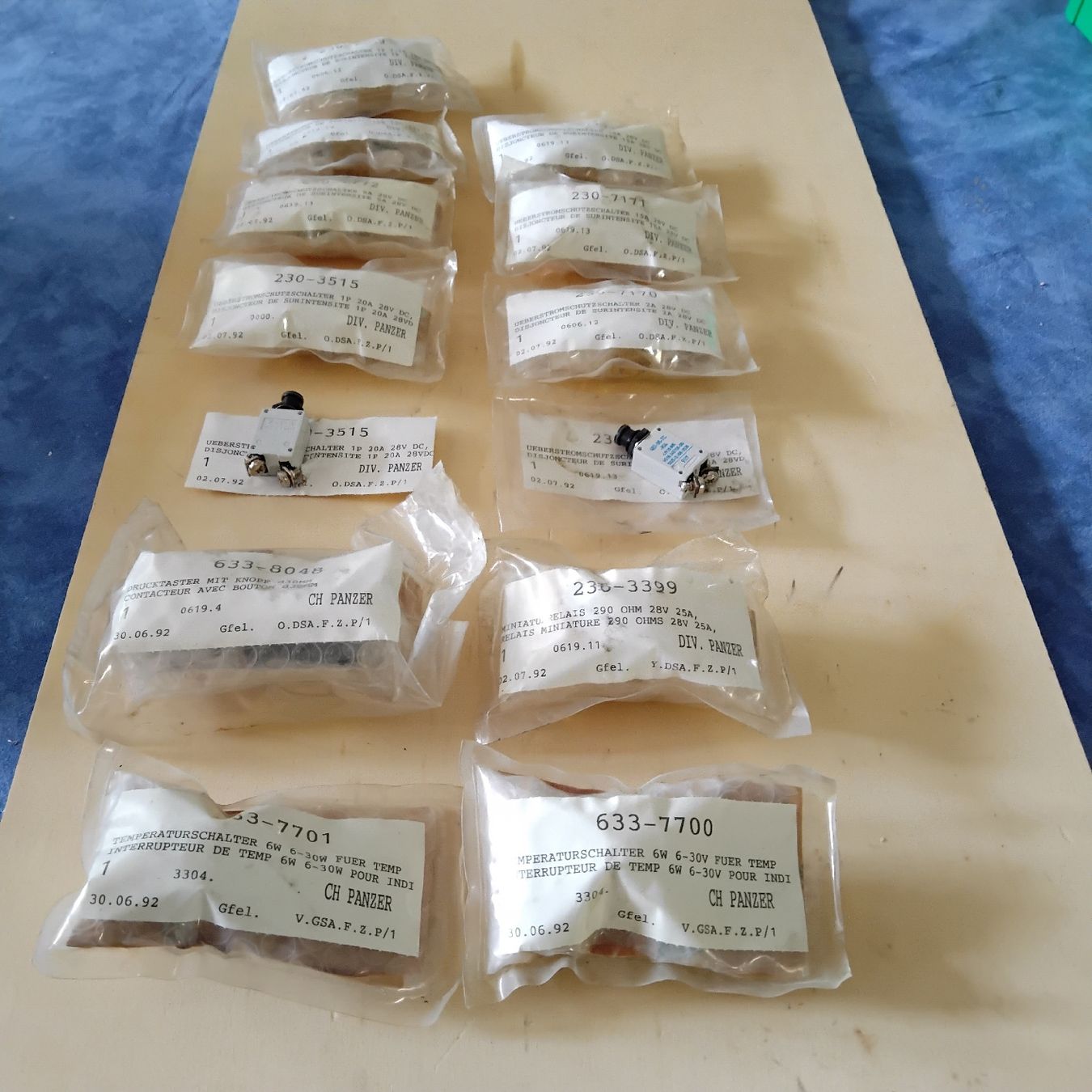Schalter: Schalter Div. Panzer div. Nummern.  Zustand neu – Neu und originalverpackt aus Bad Ragaz von Pizalun