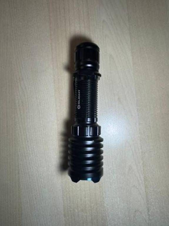 Lampade: Olight Warrior X Pro Taschenlampe – Usato da Oberwangen TG venduto da Samsells