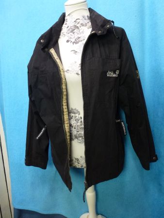 JACK WOLFSKIN TRAVEL JACKE GR S NEU TAUPE DÜNNER STOFF