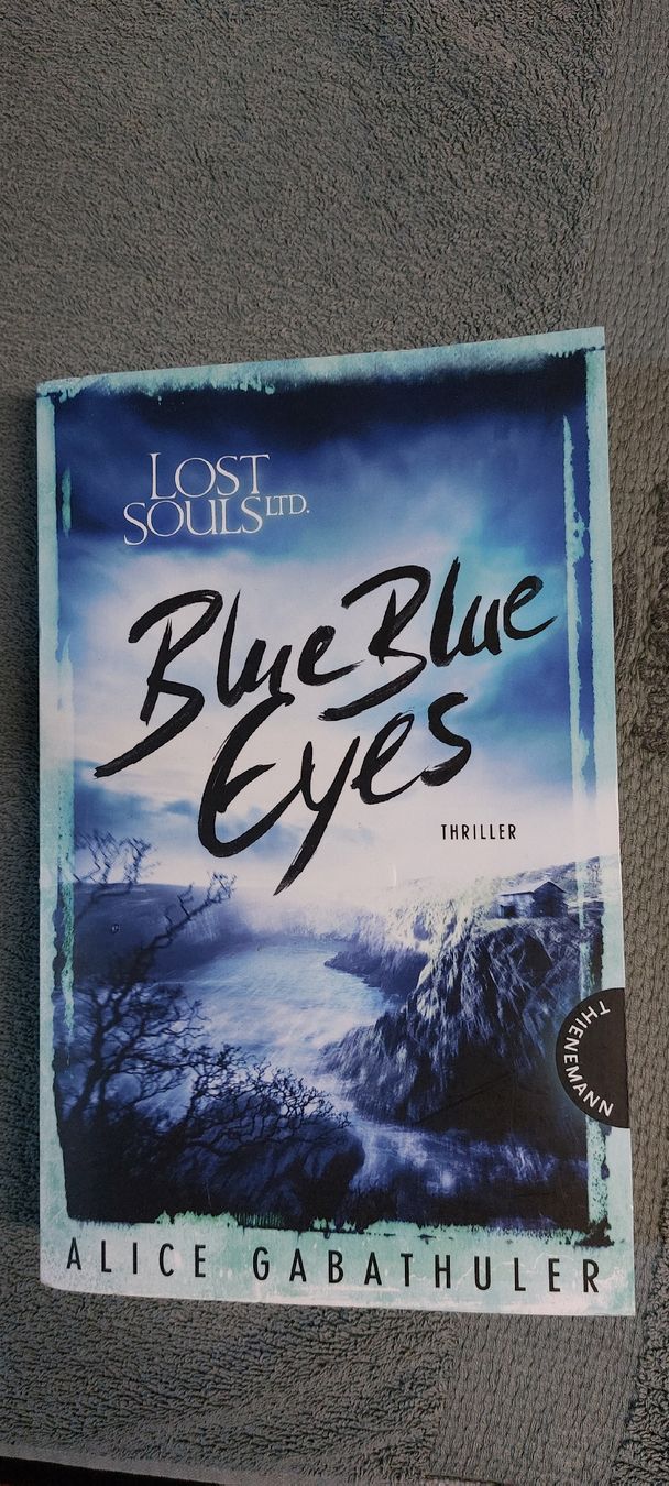 Libri: Bluetooth Blue Eyes   Jugendthriller – Nuovo (secondo la descrizione) da Sarmenstorf venduto da Puschi