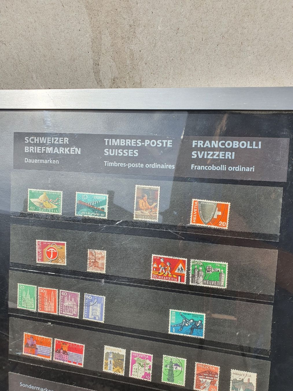 Tutti i francobolli: Présentoir à timbres postes  – Usato da Lavey-Village venduto da Lofoten93 1