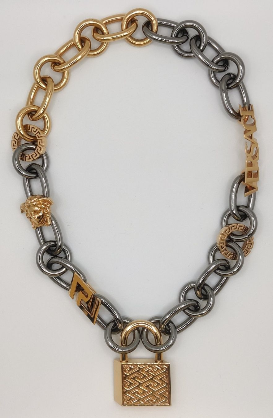 Versace Catenine: Versace & Greca Halskette mit Vorhängeschloss – Usato da Zürich venduto da dal_64sr 1