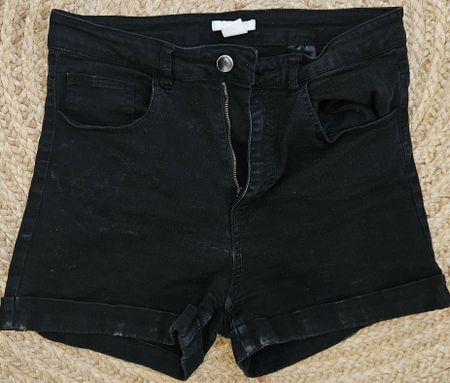 Schwarze Jeansshorts, 42