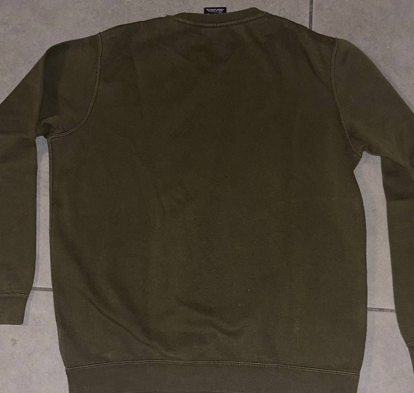 Maglioni & Felpe: Sweet Nike vert Taille M – Usato da Confignon venduto da meg_qb7b 1