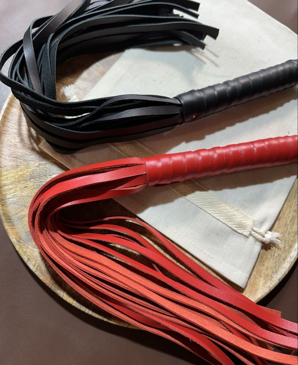 Altro in Accessori per animali: Handgefertigter Leder-Flogger – Nuovo e nell'imballaggio originale da Mettmenstetten venduto da vad_57p2 8