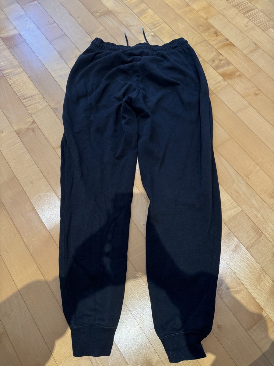 Nike Pantaloni: Nike Jogginghose schwarz silber Grösse S – Nuovo (secondo la descrizione) da Windisch venduto da Shakira085 2