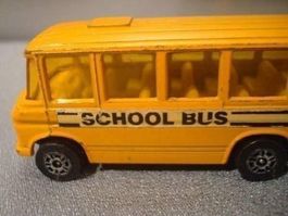 2.50 Fr. !!❗ gelber SCHOOL BUS Mercedes, Corgi