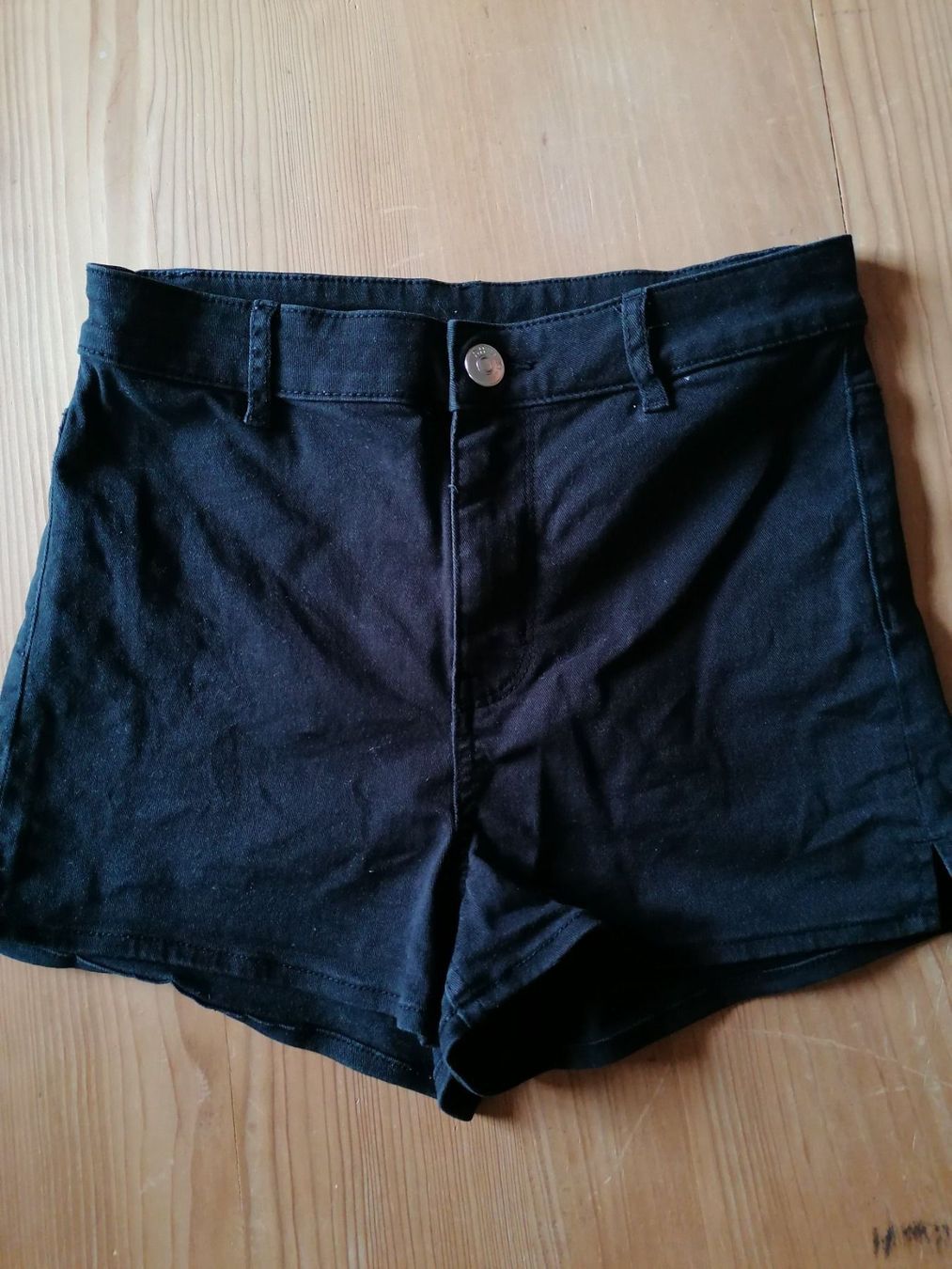 H&M Pantaloni: Shorts,36/38/170 – Usato da Solothurn venduto da Shanty.20