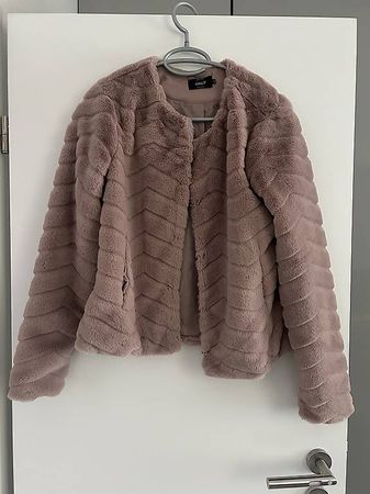 Flauschige Jacke-Only Grösse S