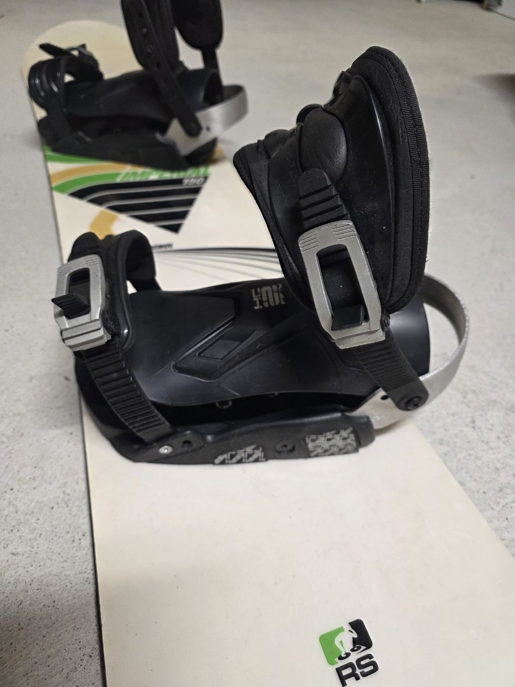 Board: Rossignol Snowboard mit Bindung, guter Zustand – Usato da Wil SG venduto da cyr_khg8 1