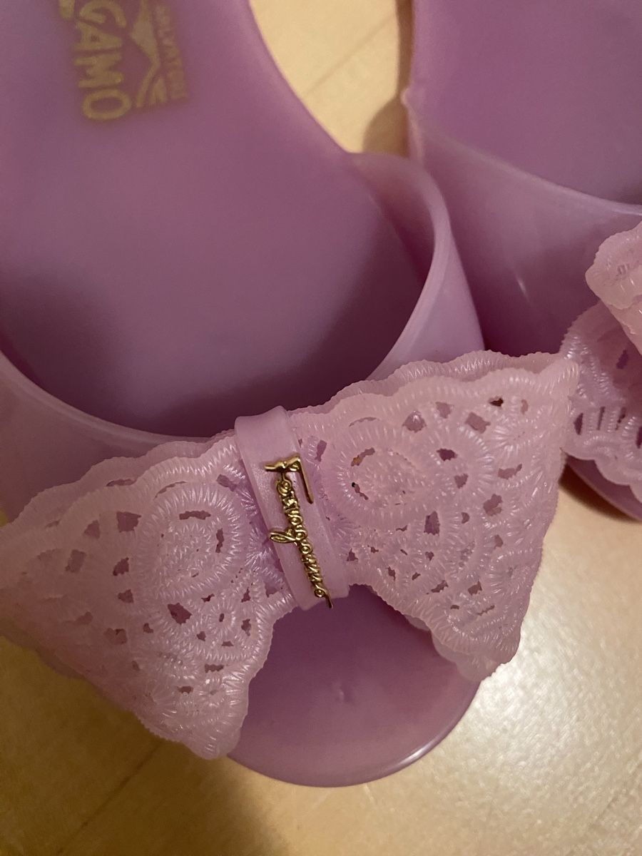 Salvatore Ferragamo Scarpe da donna: Ferragamo Jelly Flats Sandalen 38  – Usato da Gümligen venduto da zeusone1 2
