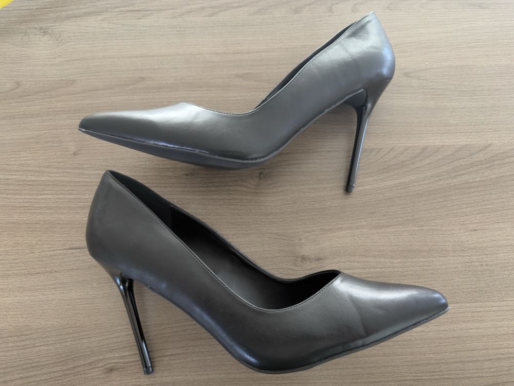 chaussures fendi b boucles 38.5 mules a talons