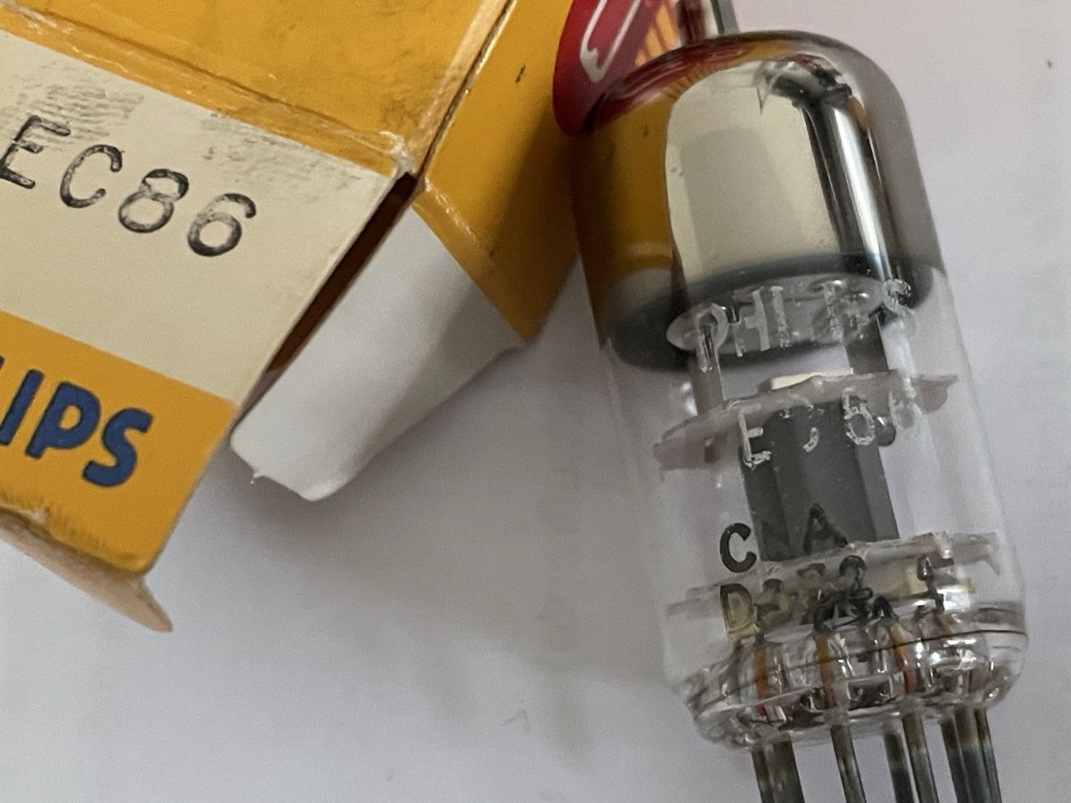 Philips Elektronikbauteile: EC86 &-88 Philips  – Neu (gemäss Beschreibung) aus Oftringen von Jradioman 2