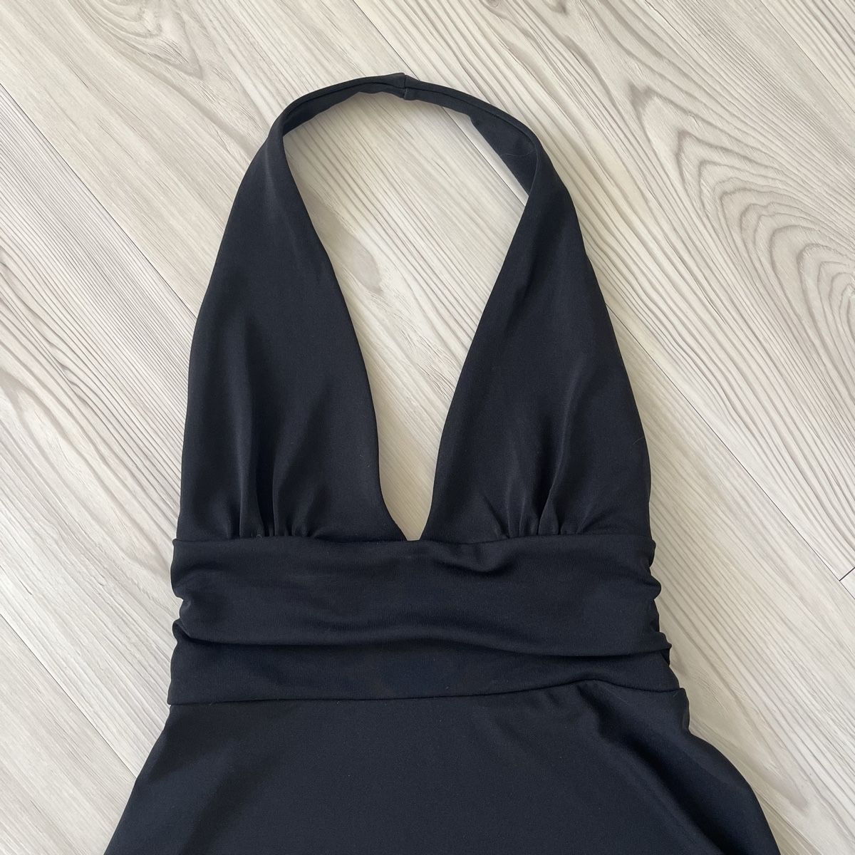 Zara Vestiti: Schwarzes Neckholder Kleid – Usato da Basel venduto da Ankerkettenring 1