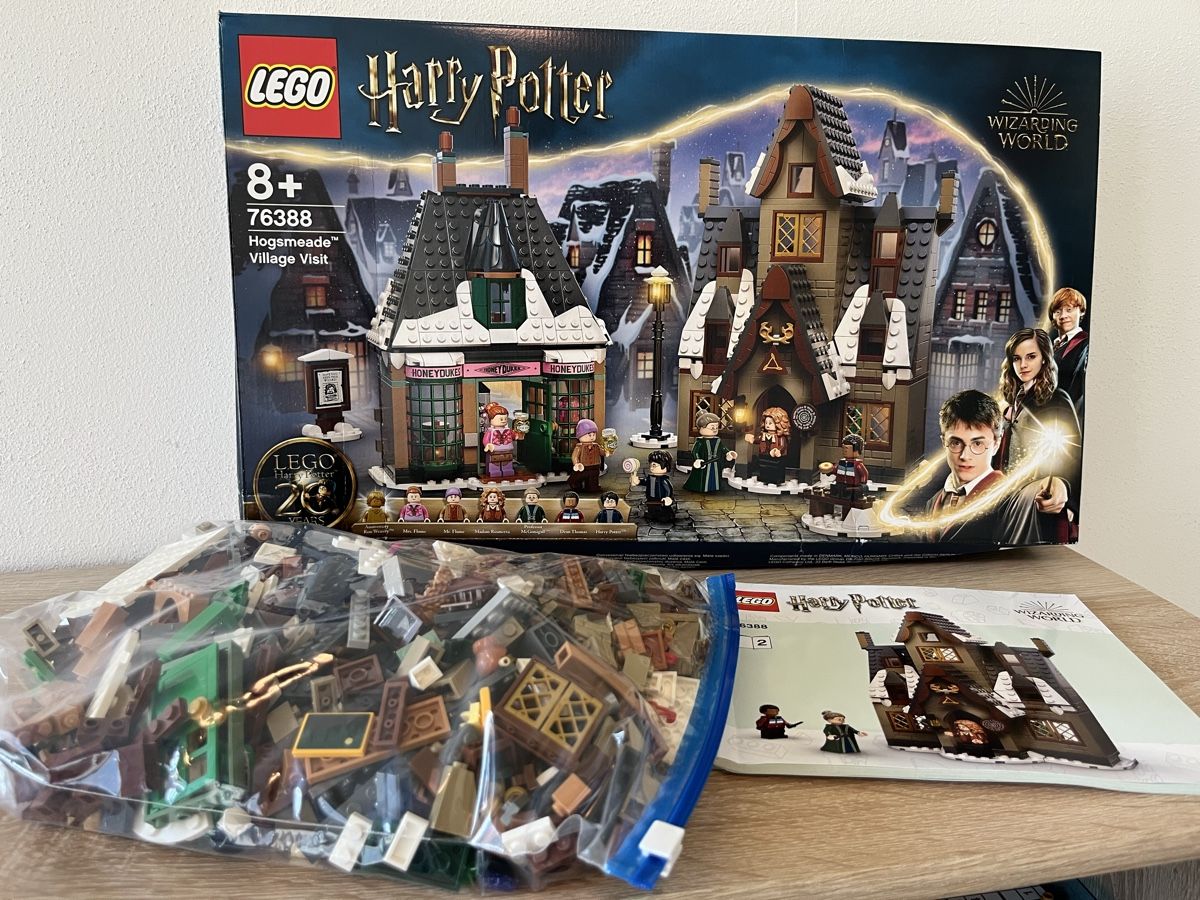 Lego Baukästen: Lego 76388 Harry Potter Hogsmeade – Gebraucht aus Glarus von Kathrin-1988