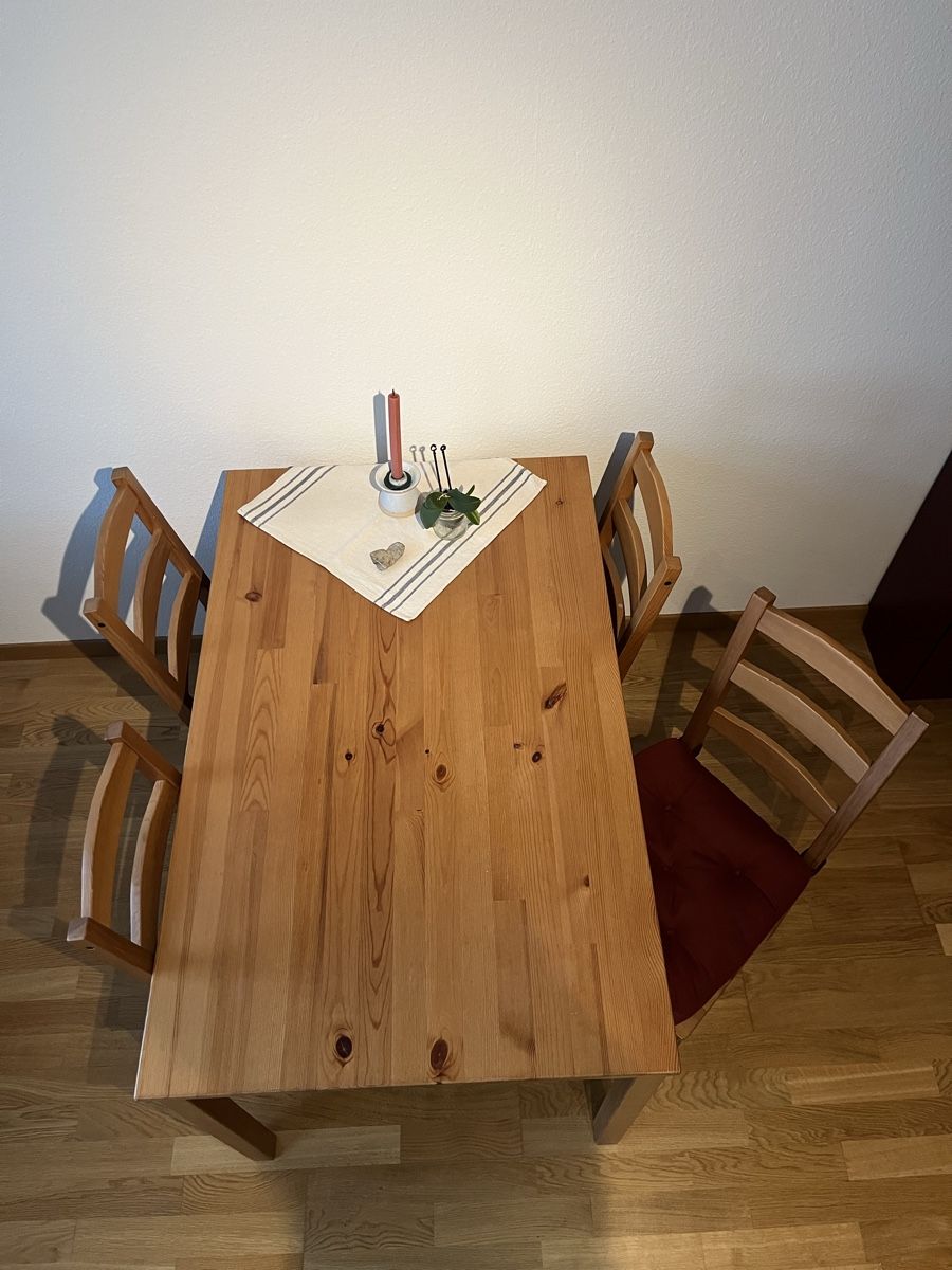 Ikea Set tavolo e sedie: Tisch & 4 Stühle mit Sitzpolster  – Usato da Zollikerberg venduto da M.Morel 1
