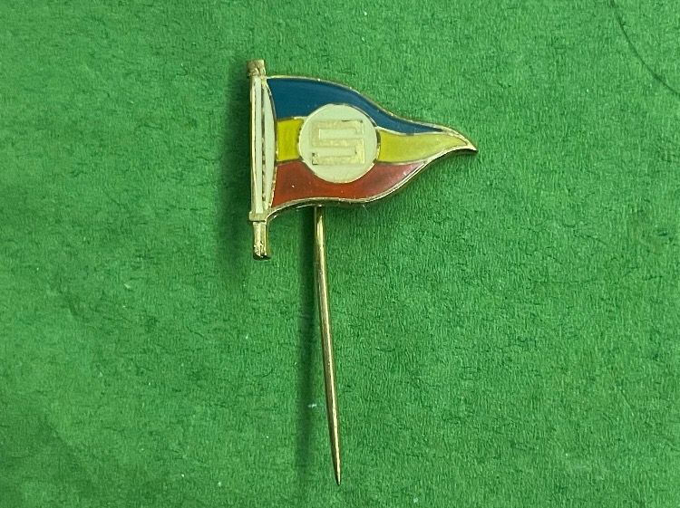 Plaketten & Abzeichen: Eishockey Abzeichen – Gebraucht aus Itingen von Bebbi6569 1