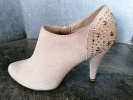 Coole Wildleder Stiefeletten mit Nieten, Grösse 38 Top!