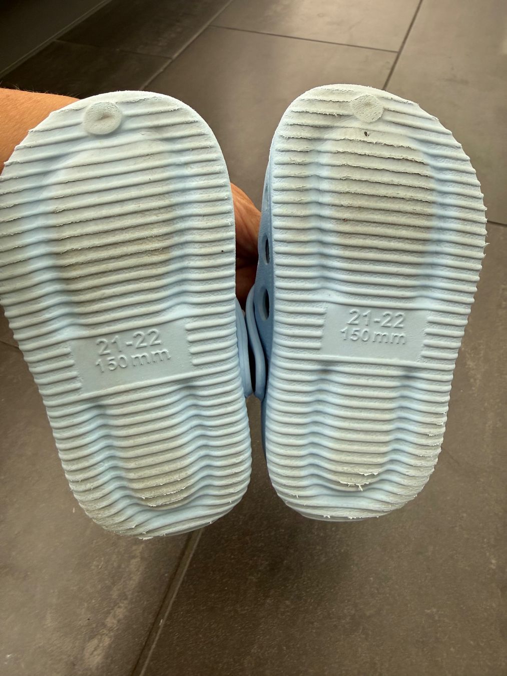 Scarpe da uomo: Badeschuh Dino Gr. 21/22 – Usato da Zürich venduto da audrey_dri 1