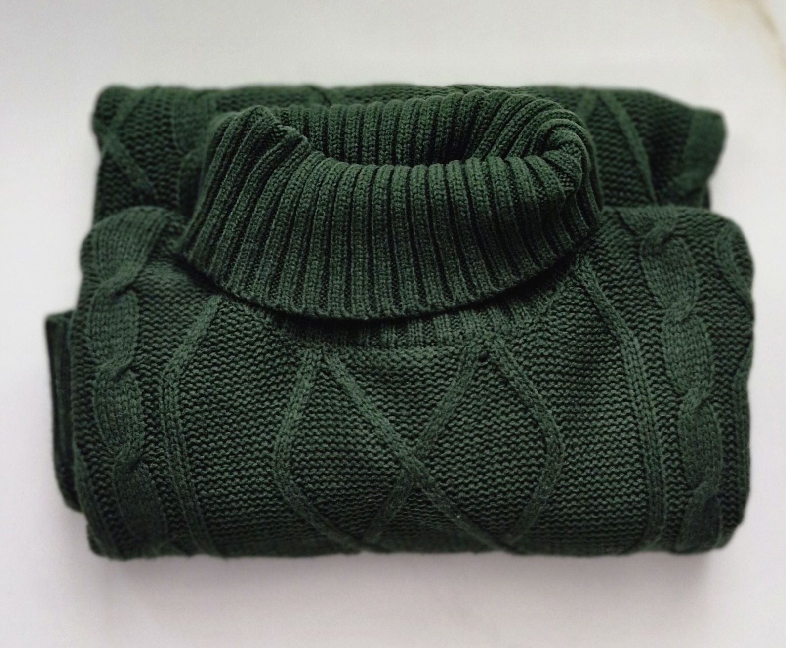 Pullover & Sweatshirts: Dunkelgrüner Strickpullover mit Rollkragen, Grösse M – Neu (gemäss Beschreibung) aus Grenchen von Arga.11 2