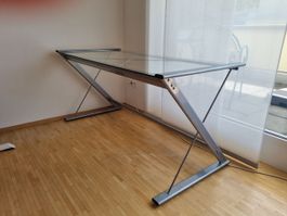 Büro- Schreibtisch