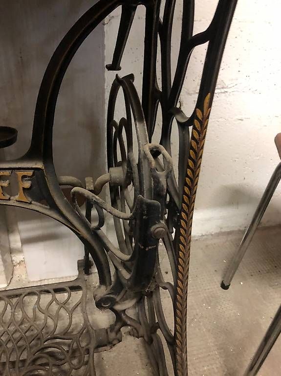 Pfaff Macchine da cucire: Ancienne machine à coudre – Usato da Genève venduto da autoeuropa 3