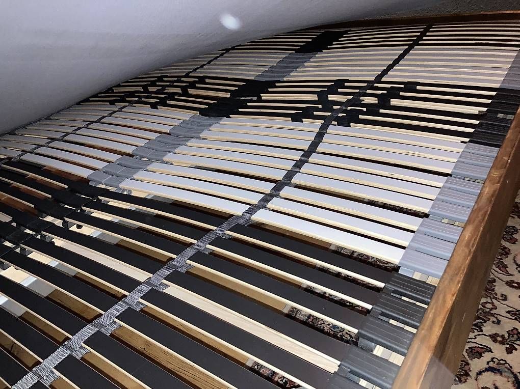 Letti: Doppelbett 140x200 – Usato da Zug venduto da aur_9zcj 2
