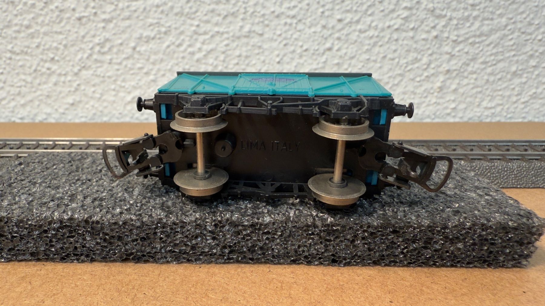 Lima Modelleisenbahnen: Lima Ford ACCESSORIES Güterwagen H0 / DC selten – Gebraucht aus Schlieren von rat_lq6b 7