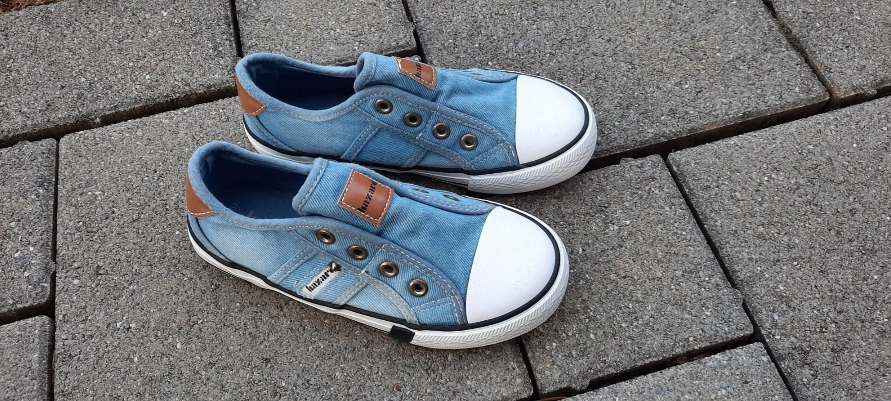 Scarpe per ragazze: Kinderschuhe Gr.30 – Usato da Kirchberg SG venduto da renali