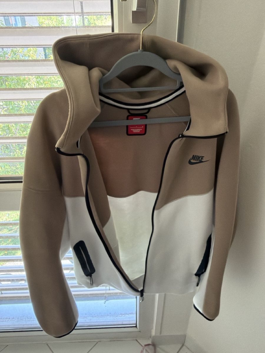 Nike Tute: Tuta Nike – Usato da La Tour-de-Peilz venduto da Botlero 1