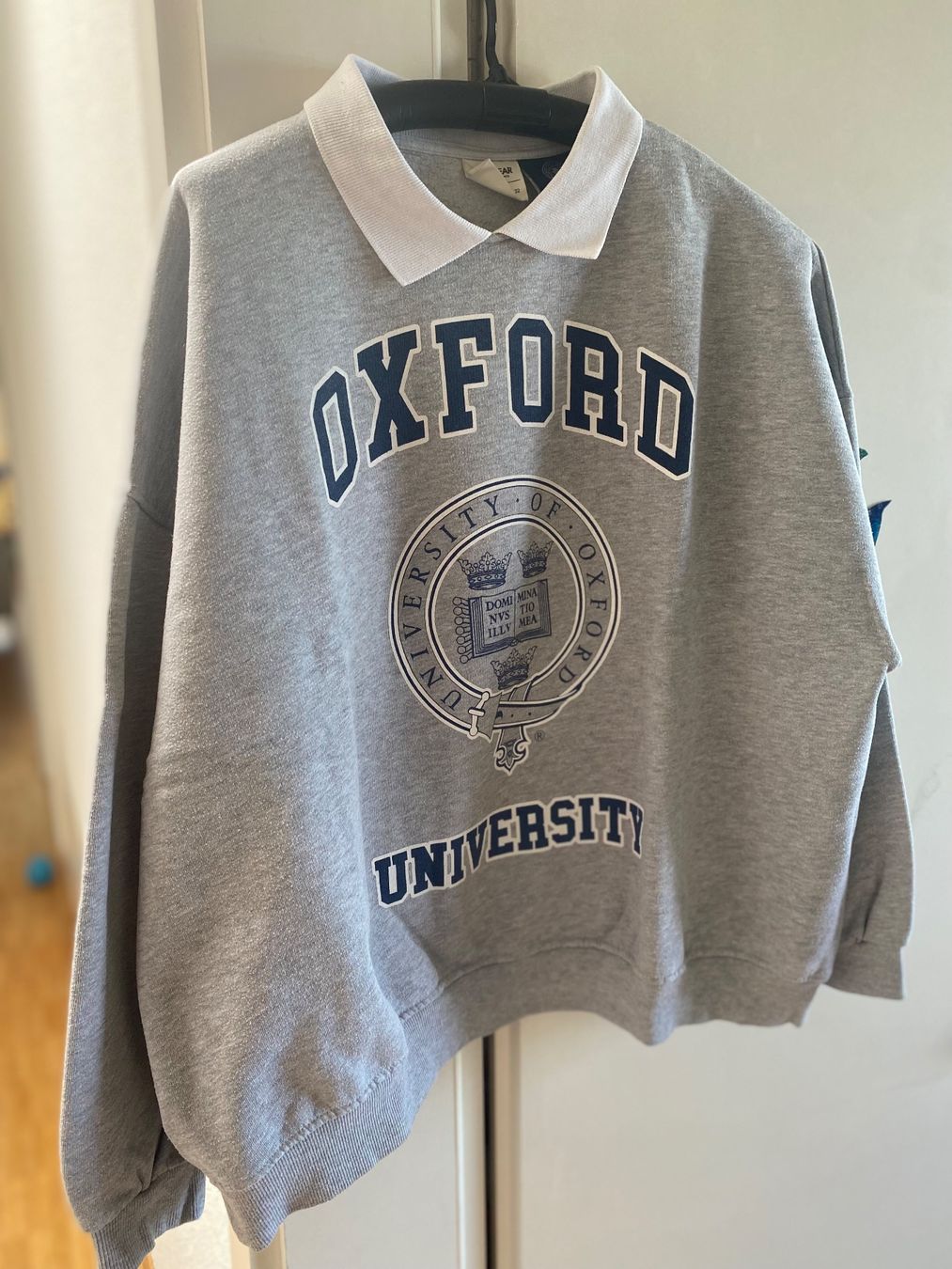 Pull&Bear Pullover & Sweatshirts: Sweat University d'Oxford !! – Neu (gemäss Beschreibung) aus Pfaeffikon ZH von BACozAfer