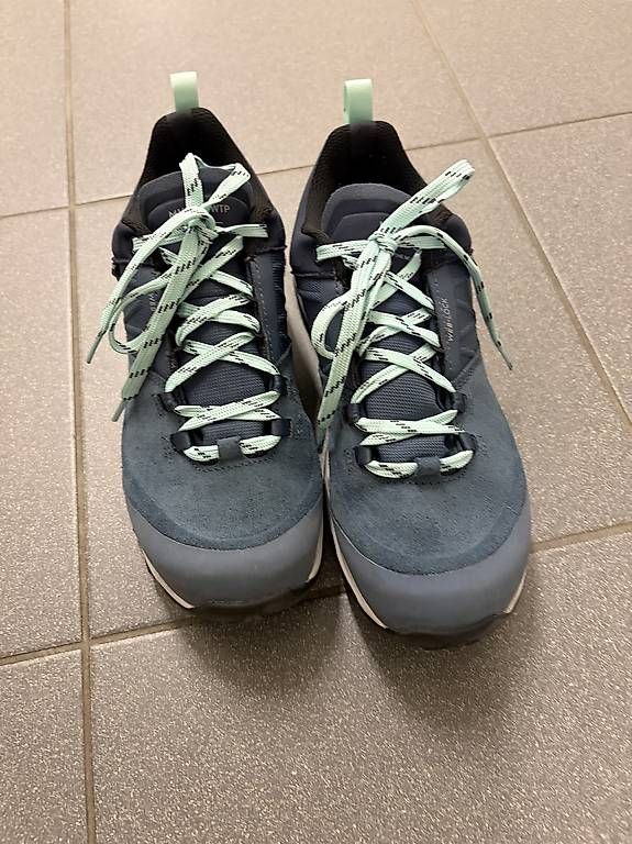 Scarpe da donna: Schuhe Bergschuhe Quechua – Usato da Zürich venduto da oldbridge 3
