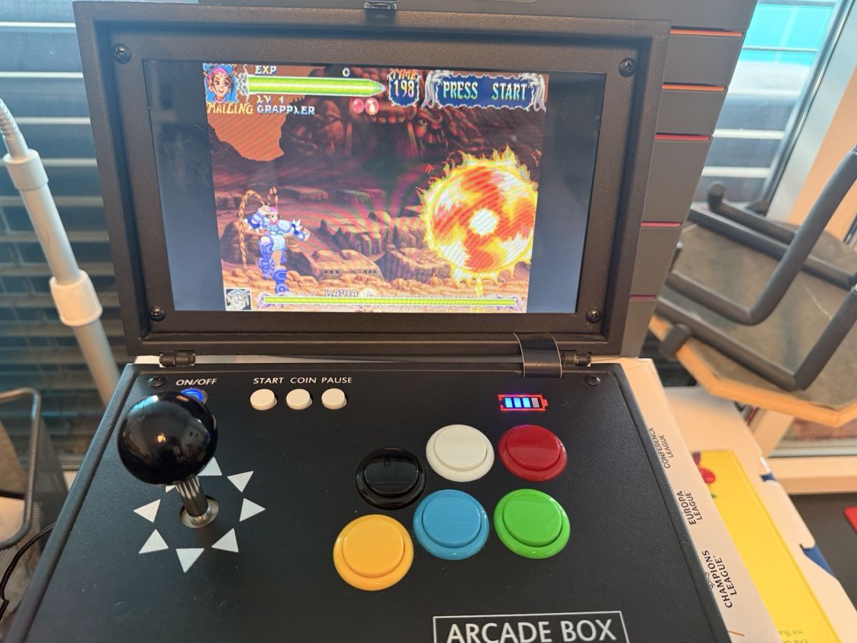 Giochi: Retro Arcade Box - Portable Gaming Fun +1000 games – Usato da Schlieren venduto da alapenna