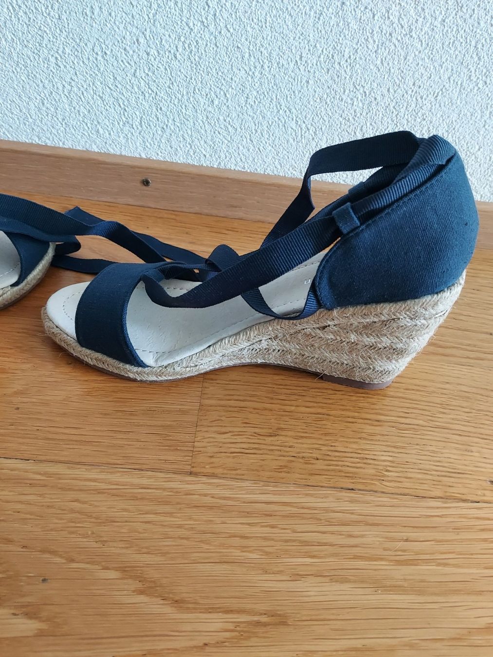 Scarpe da donna: Sandales – Nuovo (secondo la descrizione) da Lausanne venduto da malimar3 3
