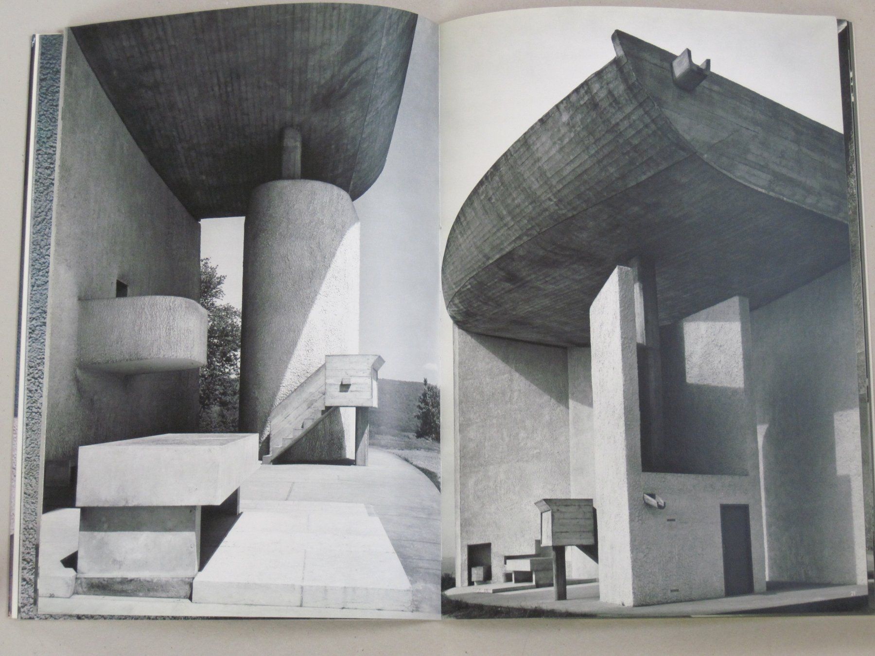 Libri: Le Corbusier Ronchamp – Usato da Feuerthalen venduto da mam_5l7b 4