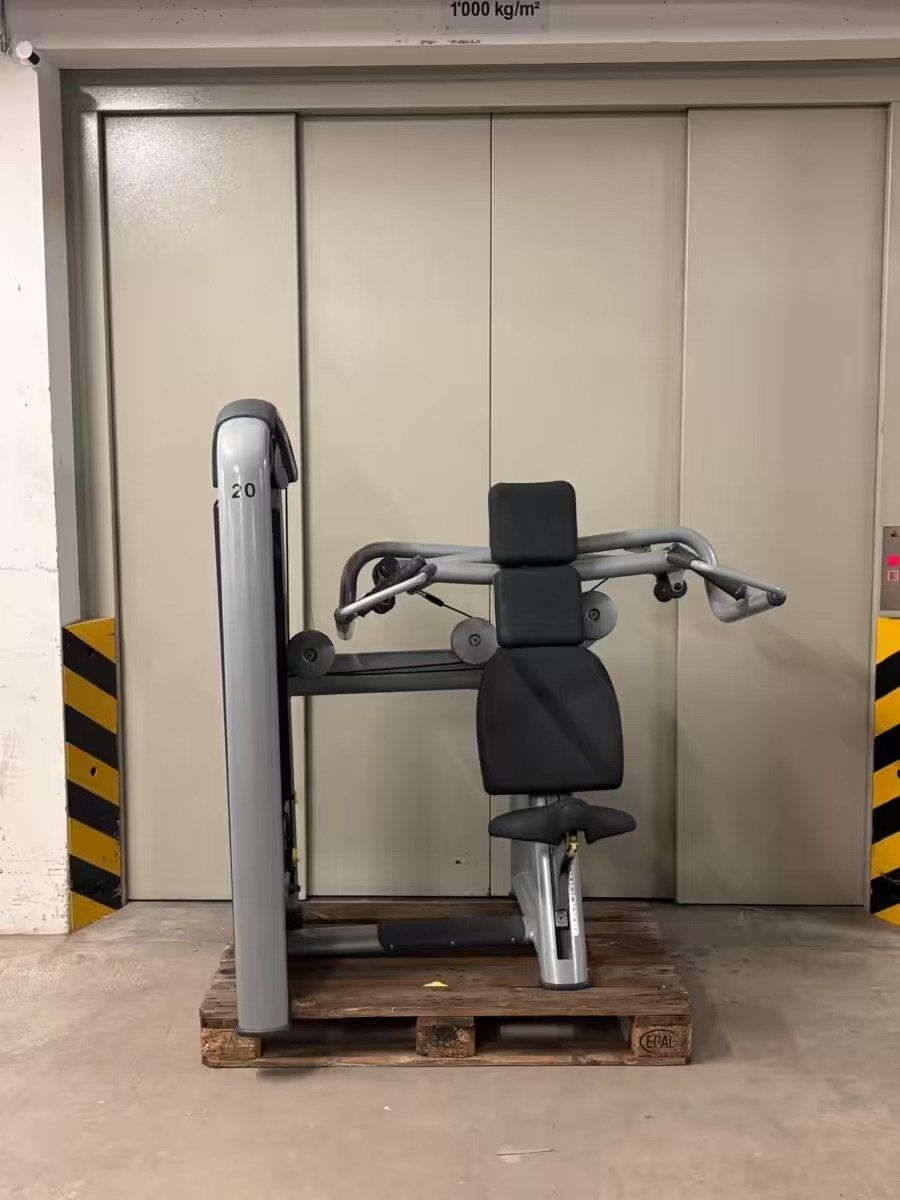 Technogym Hometrainer: Occasion Technogym Selection Line Shoulder Press – Gebraucht aus Liestal von FitCom