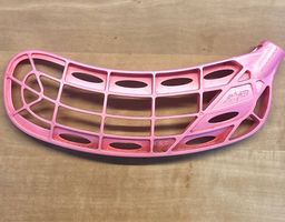 Uniockeyschaufel Fate Pipe, Jab, Links